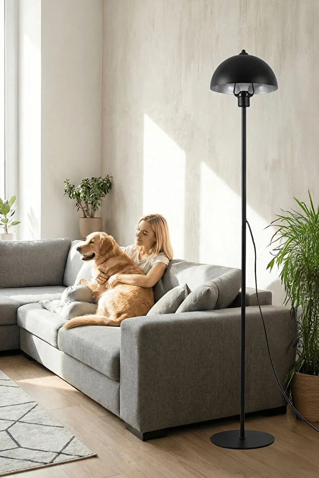 Luna Tek Ayaklı Siyah Metal Lambader